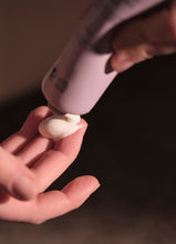 Indlæs billede til gallerivisning Hydrating Cleansing Milk