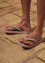 Indlæs billede til gallerivisning Rudolph Care &amp; Sleepers | Rose Flip Flops – Wide Strap | Size 39