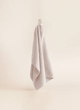 Indlæs billede til gallerivisning Bathroom Towel | Cloud