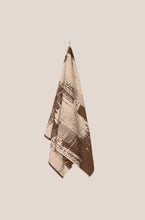 Indlæs billede til gallerivisning Beach Buddy Towel by Rudolph Care - Chestnut Brown