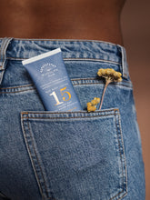 Indlæs billede til gallerivisning Sun Body Lotion SPF 15