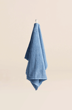 Indlæs billede til gallerivisning Bathroom Buddy Towel - blue